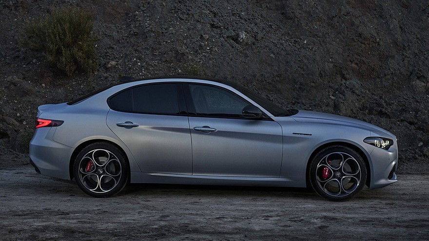 Alfa Romeo не перейдёт полностью на SUV, в планах – спорткары, а Giulia останется седаном