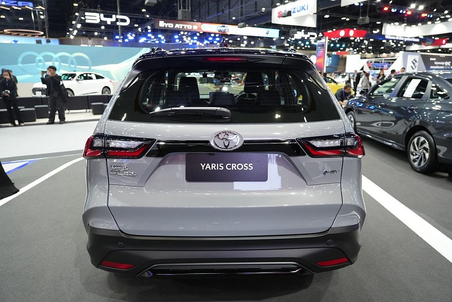 «Другой» кроссовер Toyota Yaris Cross получил новую спецверсию Nightshade