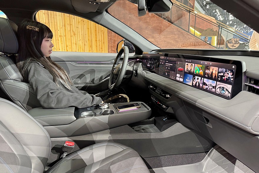 Обновлённый Ford Mondeo для Китая: без двухэтажных фар и с более мощным двигателем