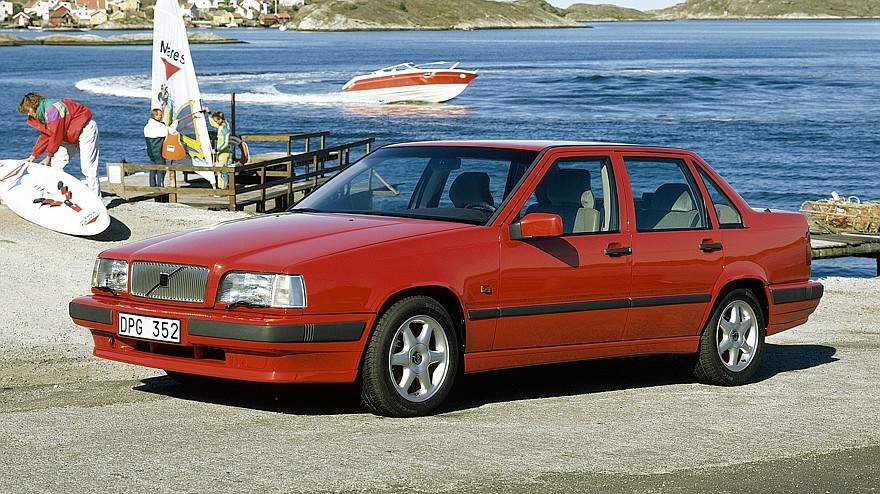 На фото: Volvo 850 '1991–93