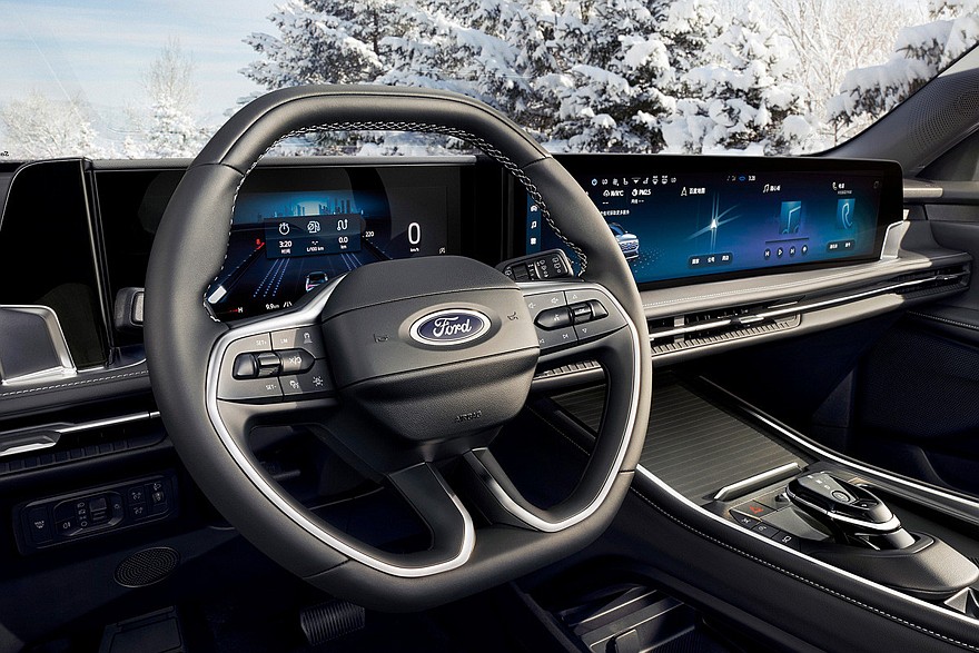 Дореформенный Ford Edge L