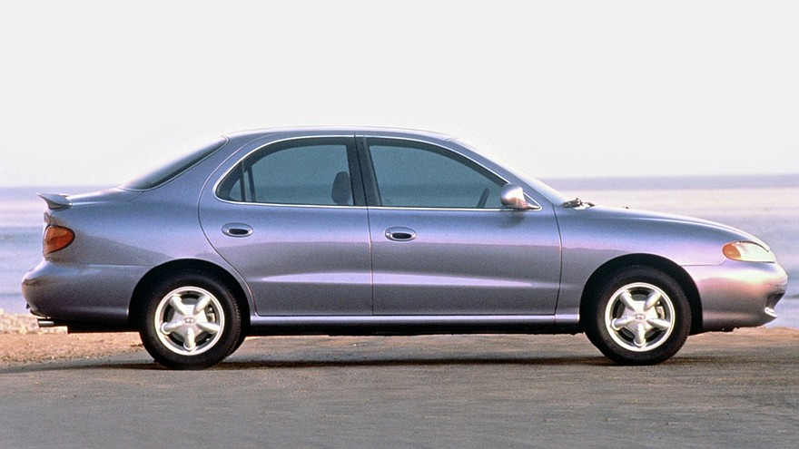 На фото: Hyundai Elantra (J2) '1995–2000