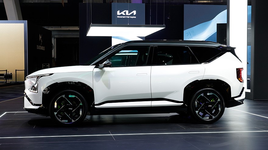 На фото: Kia EV5 GT