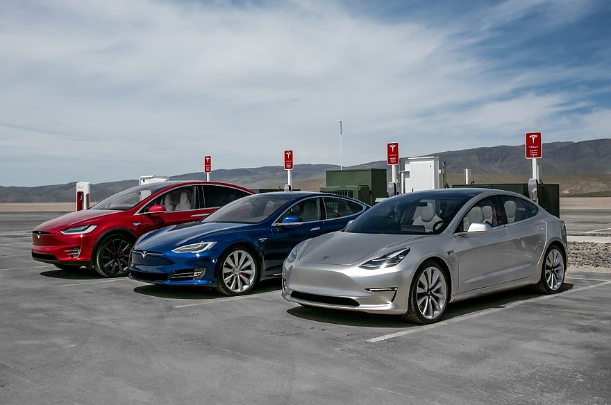На фото: текущий модельный ряд Tesla