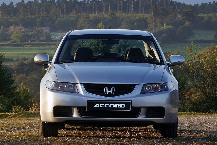 Honda Accord Sedan вид спереди