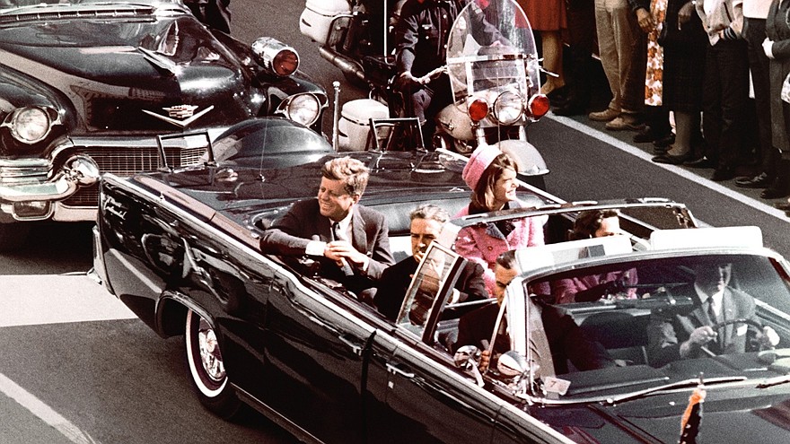 22 ноября 1963 года. Проезд по улицам Далласа: до трагедии остались считанные секунды