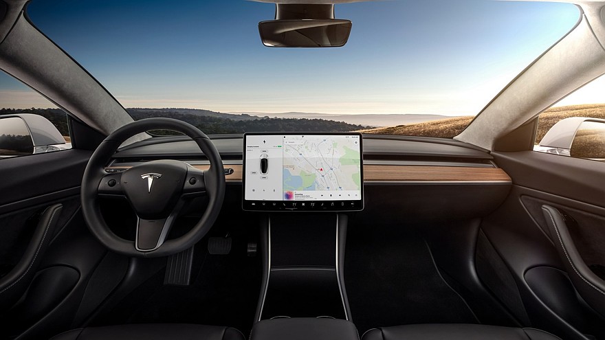 Tesla Model 3 (фото салона)