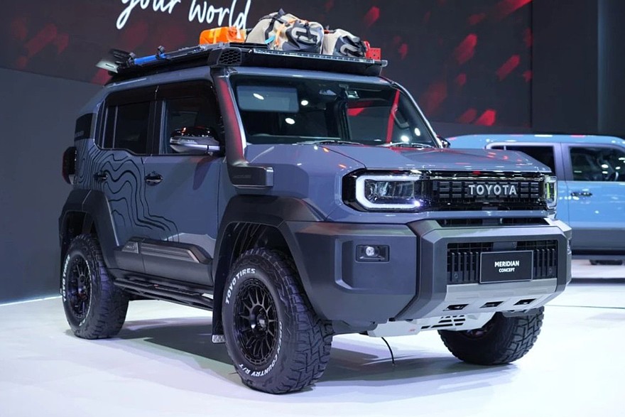На фото: концепт Toyota Land Cruiser FJ Meridian