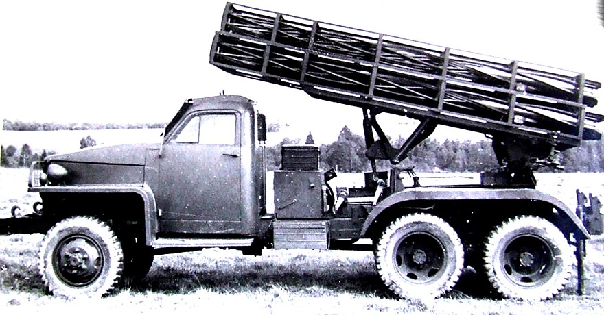 Опытная ракетная установка БМ-13СН с винтовыми направляющими. 1944 год