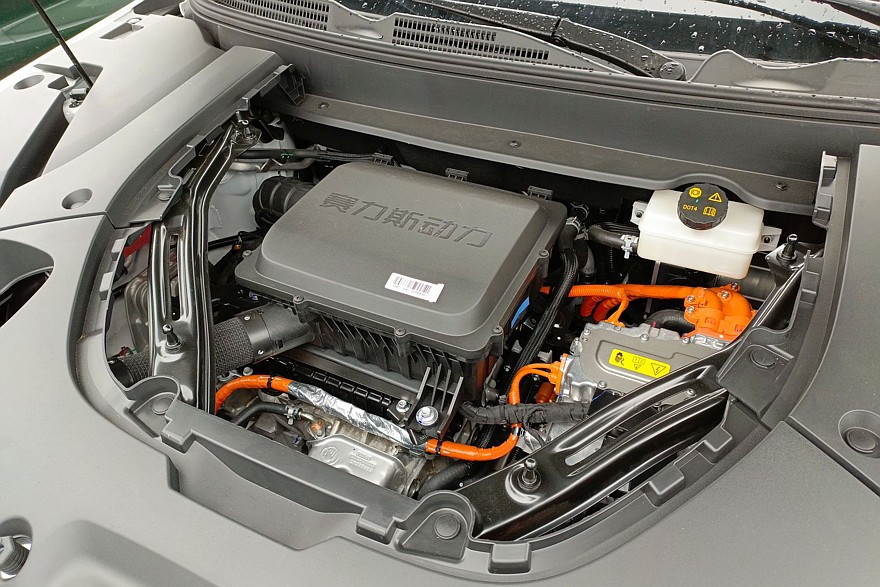 Выбираем кроссовер для дальних поездок: батарея, зарядка и запас хода от 1000 км