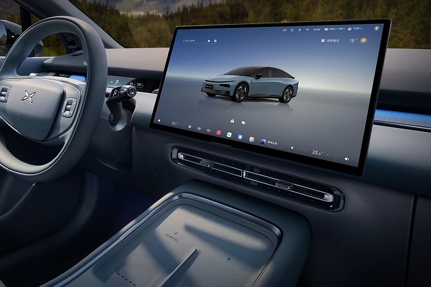 Обновленный Xpeng P7+