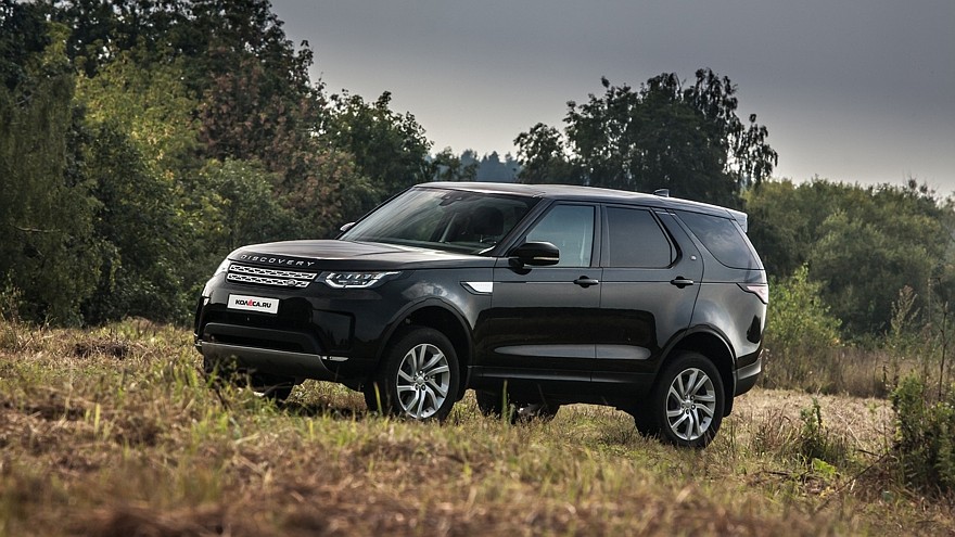 Land Rover Discovery чёрный три четверти