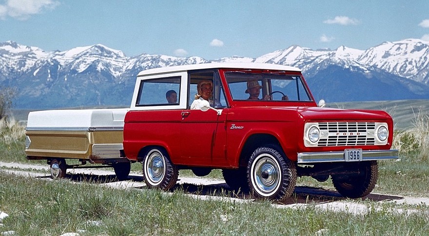 На фото: Ford Bronco первого поколения