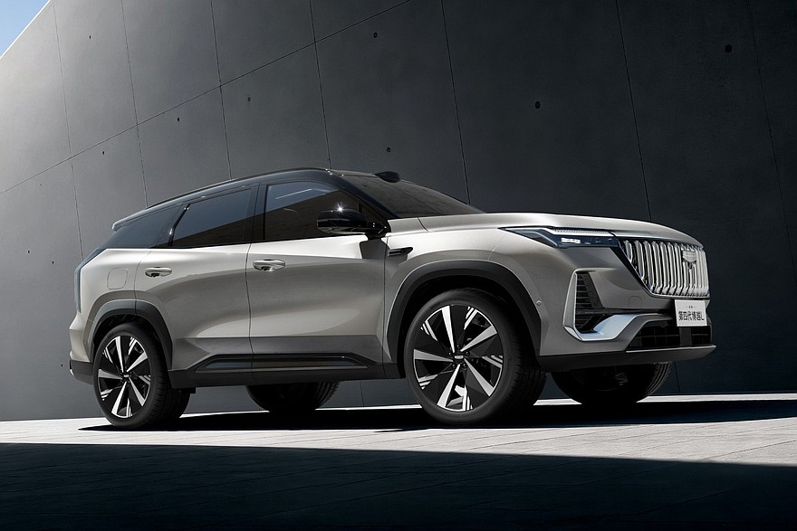 Обновленный бензиновый Geely Boyue L