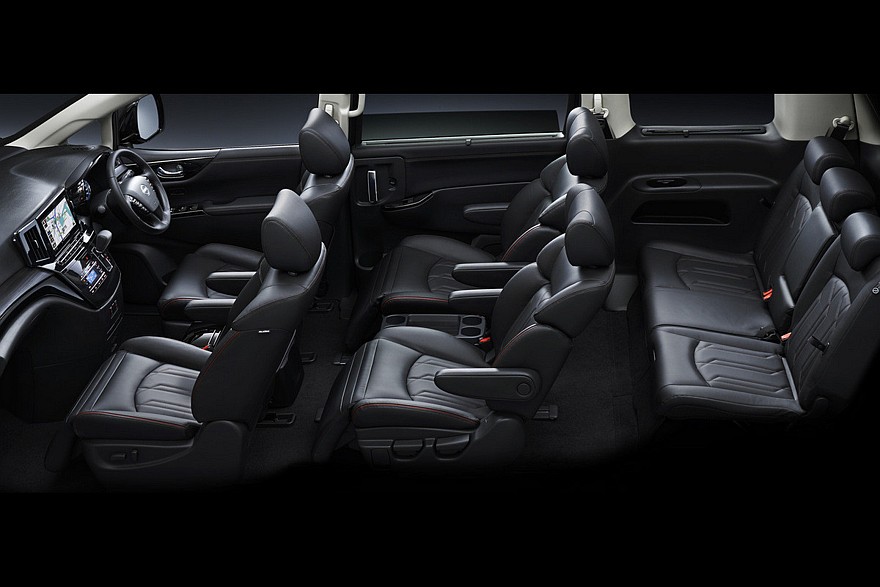 Nissan Elgrand предыдущего поколения