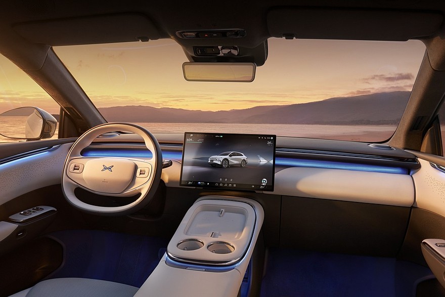 Электрический Xpeng G7