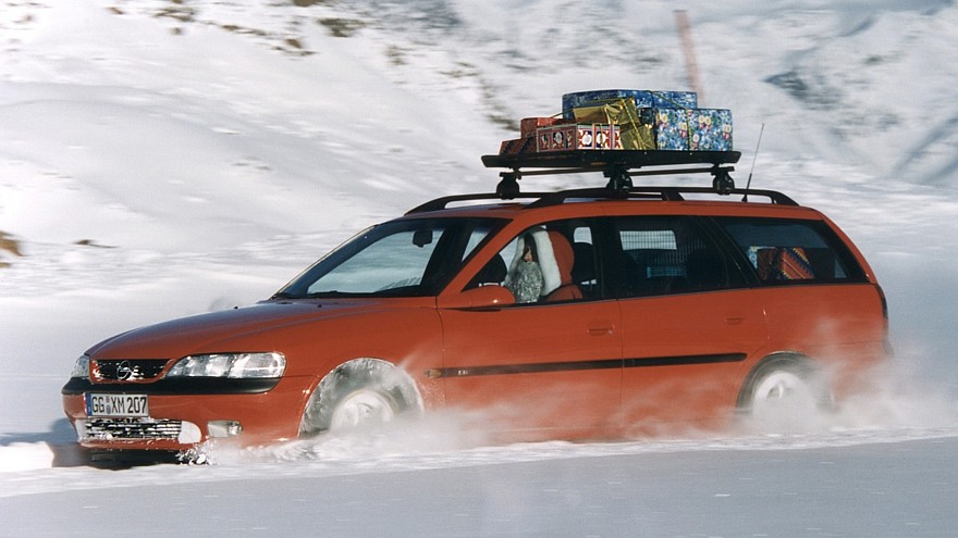 На фото: Opel Vectra Caravan (B) '1995–99