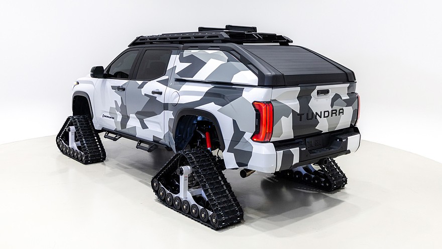 На фото: концепт Toyota Tundra Snowhunter