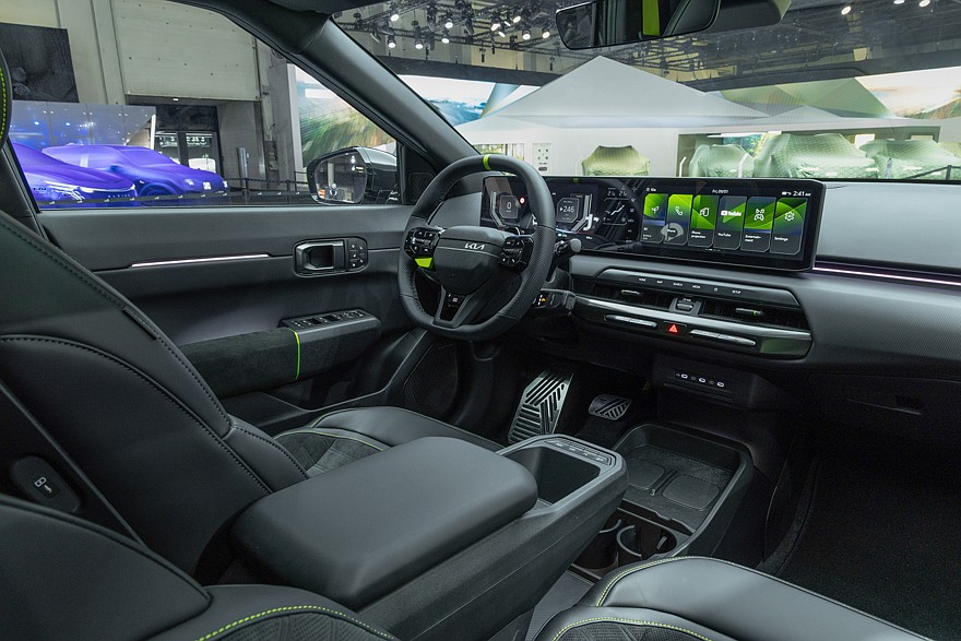 На фото: салон Kia EV4 GT
