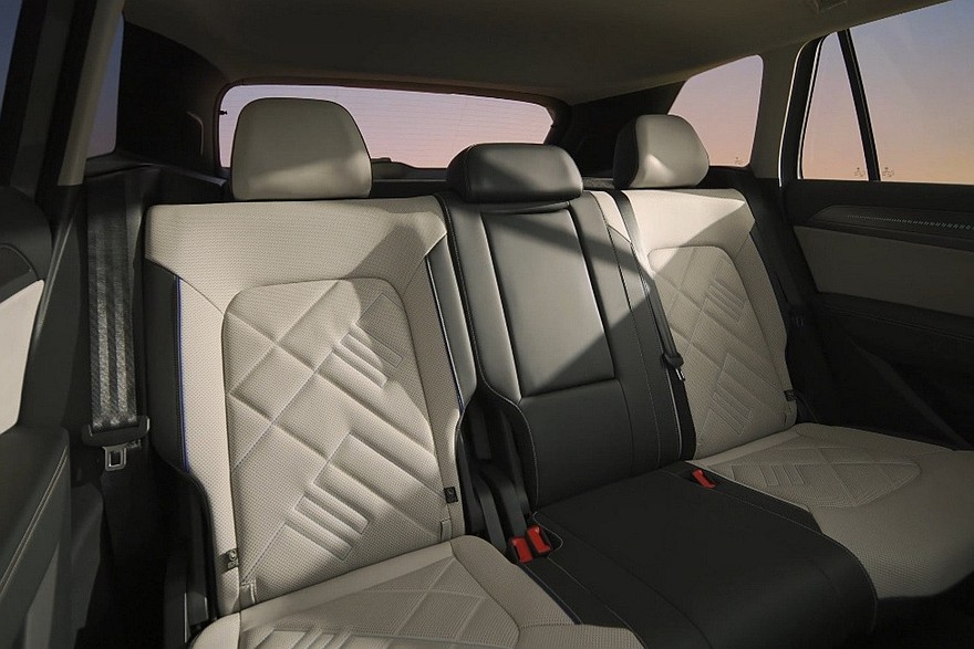 Рестайлинг принёс большому кроссоверу Volkswagen Tavendor новый салон