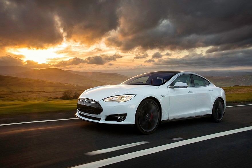 Tesla-Model_S_UK-Version-2013-1600-17
