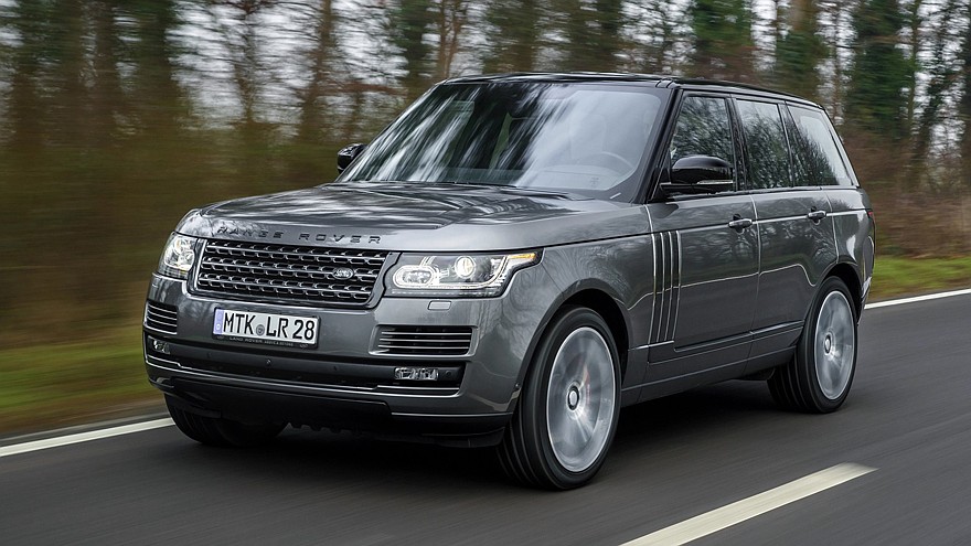 На фото: Range Rover. Цена в РФ — от 6 352 000 рублей