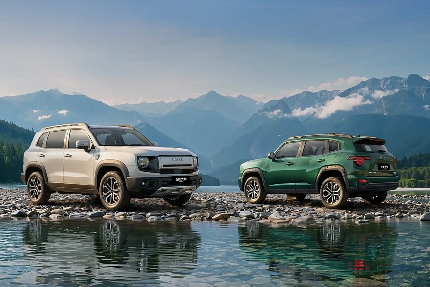 Справа — гибрид Haval Big Dog Plus HEV для Китая. Остальные Плюсы выглядят так же