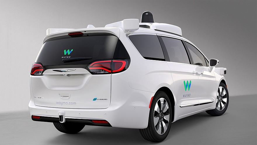 googles-driverless-waymo-based-on-chrysler-pacifica-hybrid (1)