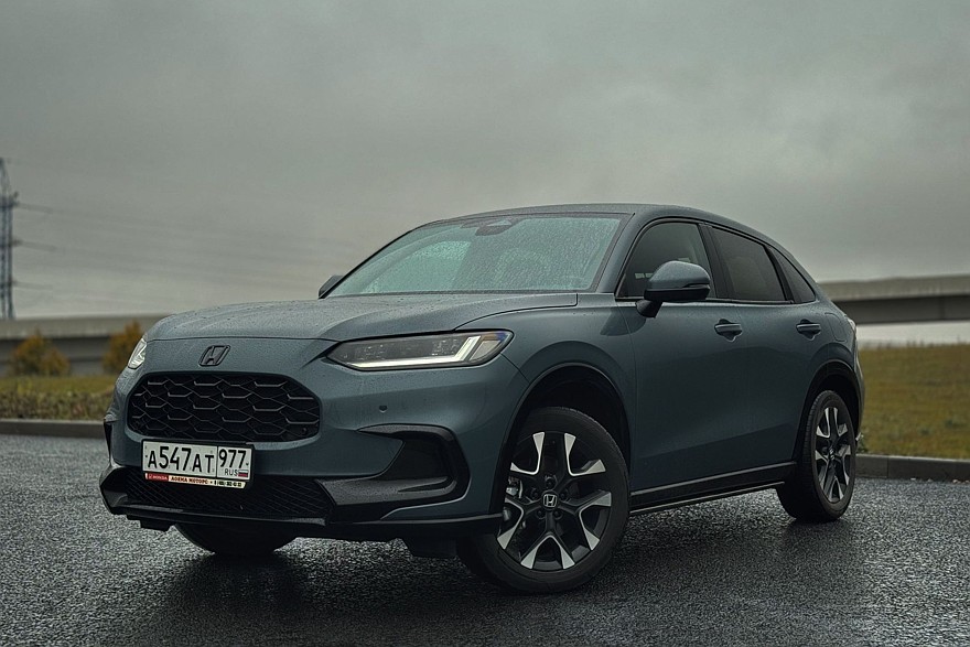 Японский минимализм с европейским лицом: тест-драйв Honda ZR-V