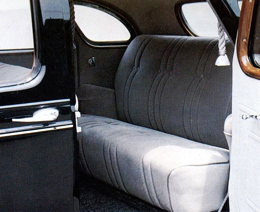 Toyota AA. Фото: autowp.ru