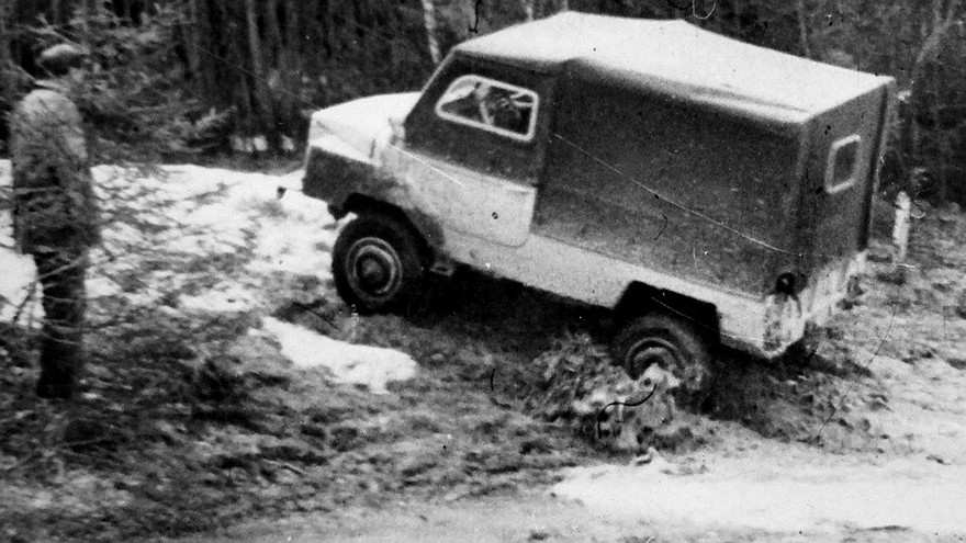 Полигонные испытания автомобиля ЗАЗ-969 в 21 НИИИ (из архива НИИЦ АТ)