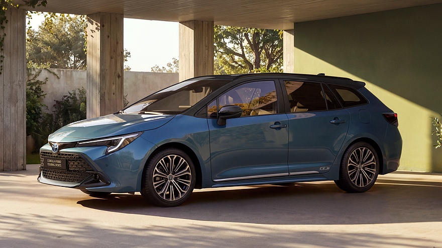 На фото: универсал Toyota Corolla 60th anniversary