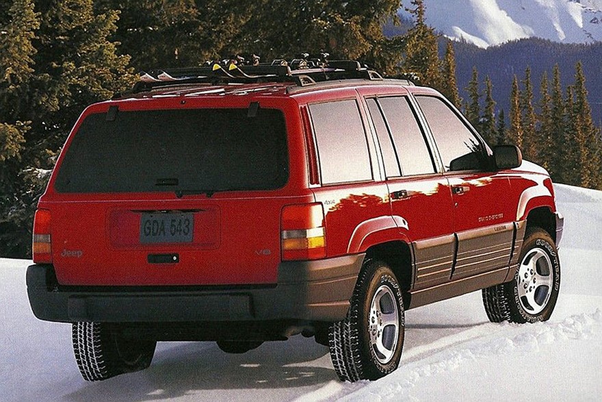 С любым вариантом трансмиссии этот автомобиль не боялся ни снега, ни любого другого бездорожья