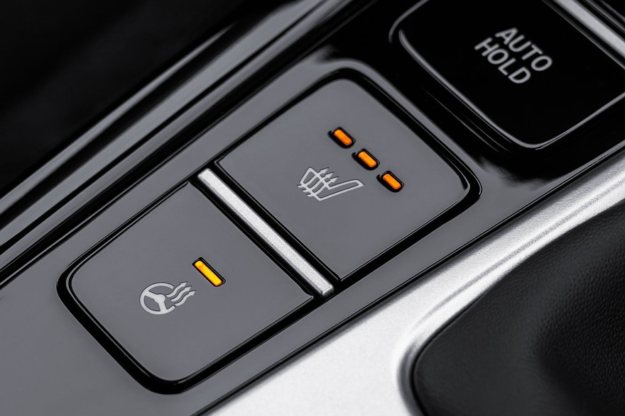 Электронные системы и панорамная крыша: изучаем комплектации Solaris HC