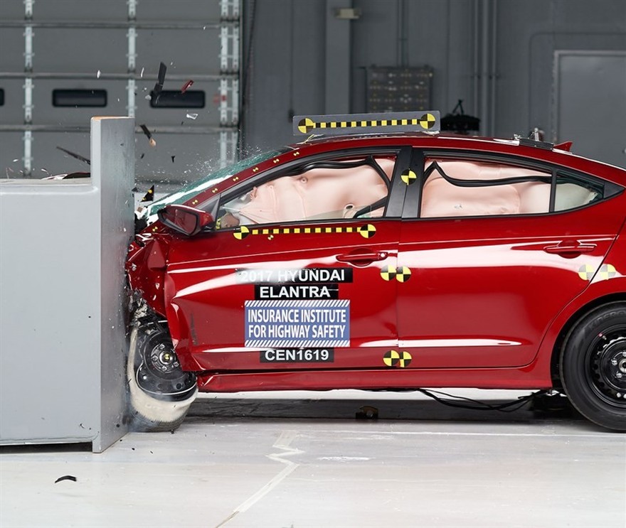 Hyundai Elantra краш тест