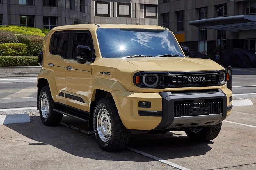 На фото: концепт Toyota Land Cruiser FJ Legendary