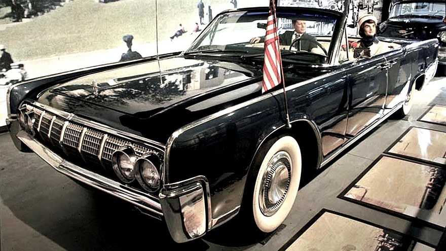 Неплохо сработанная реплика автомобиля Кеннеди из музея Historic Auto Attractions в Иллинойсе