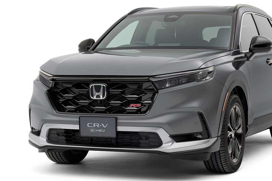 На фото: Honda CR-V e:HEV RS Black Edition с пакетом Tough Premium