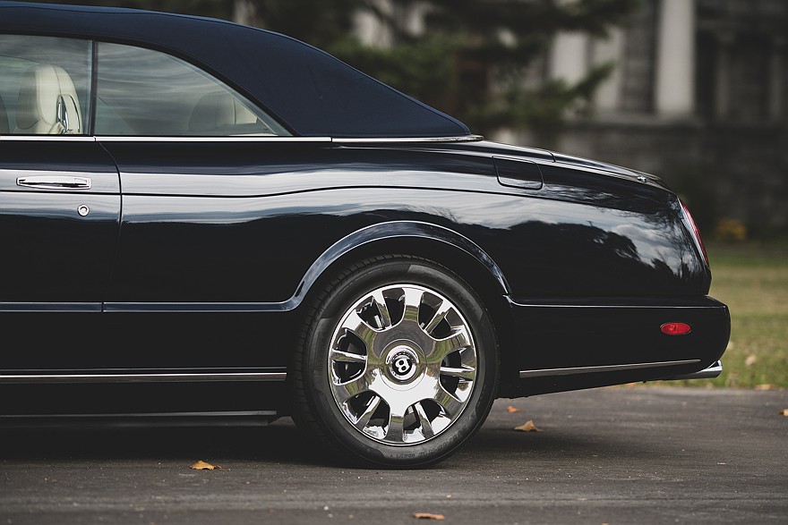 Кабриолет Bentley Azure